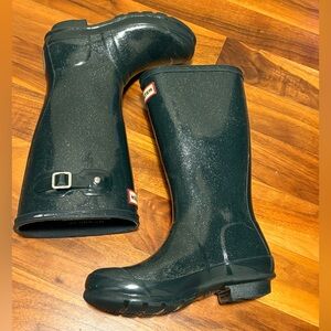 Hunter Classic sz 2 UK 33 pink gloss kids rain boots, great pre owned condition